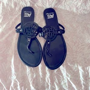 AMERICAN EAGLE THONG SANDALS